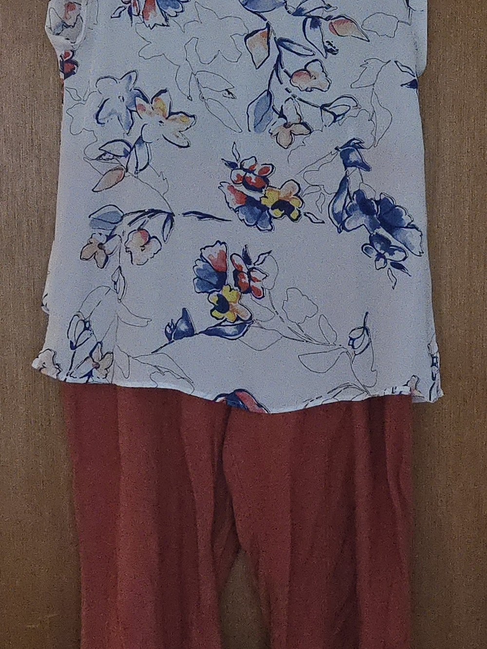 DR 2 Floral Top & Northern Reflections Rust Pants